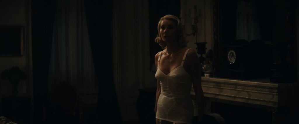 Gwyneth Paltrow girdle in Marty Supreme